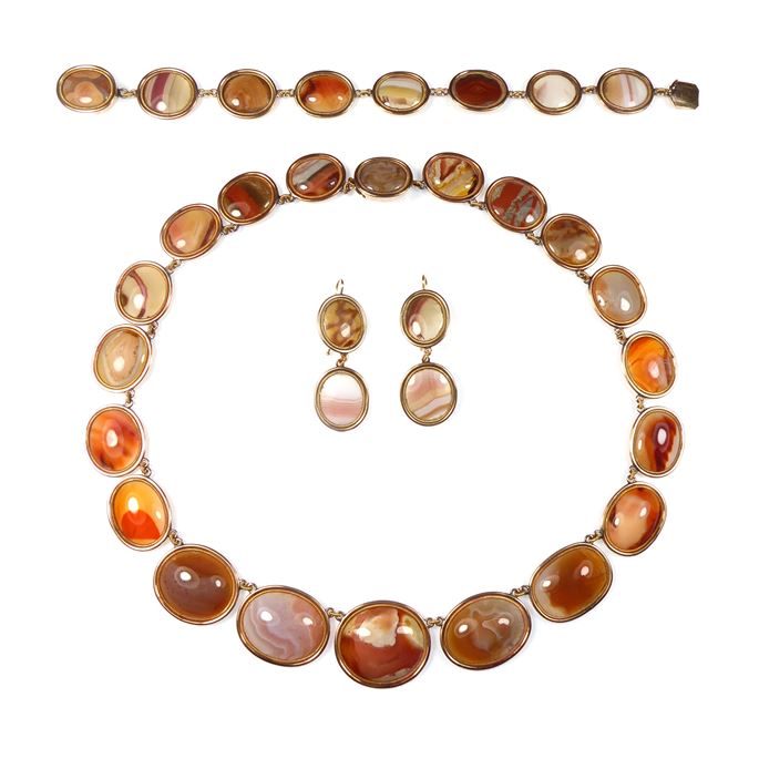 Banded agate and gold collet suite of necklace, bracelet and pair of earrings | MasterArt